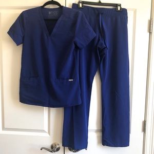 Figs scrub set. Dark royal blue.